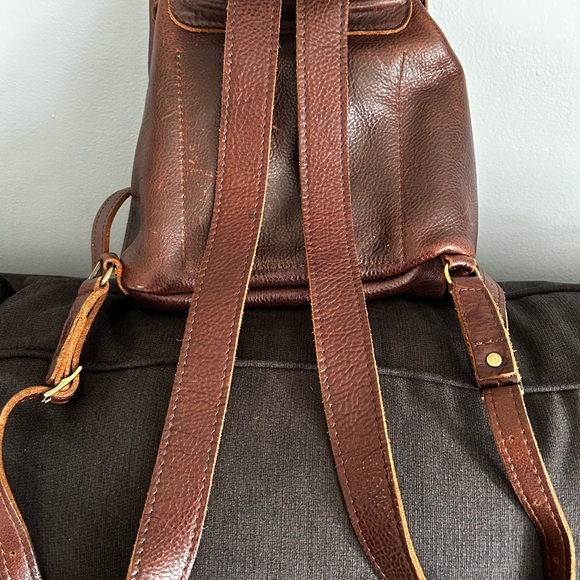 Portland Leather bucket backpack - Picture 3 of 3